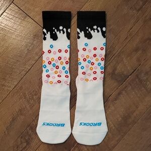 Brooks Tempo Knit Crew Socks White/Cereal UNISEX Sz S/M